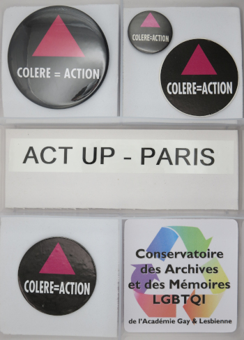 Collection Act Up - Paris badges Colère = Action