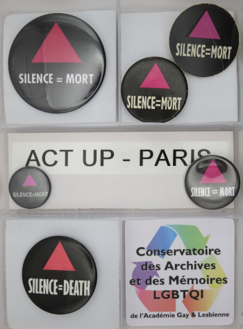 Collection Act Up - Paris badges Silence = Morts