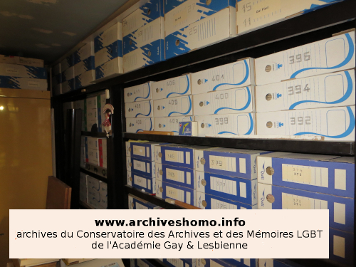 Rayonnage de boîtes d'archives Collection Presse LGBTQI au Conservatoire des Archives et Mémoires LGBTQI de l'Académie Gay et Lesbienne